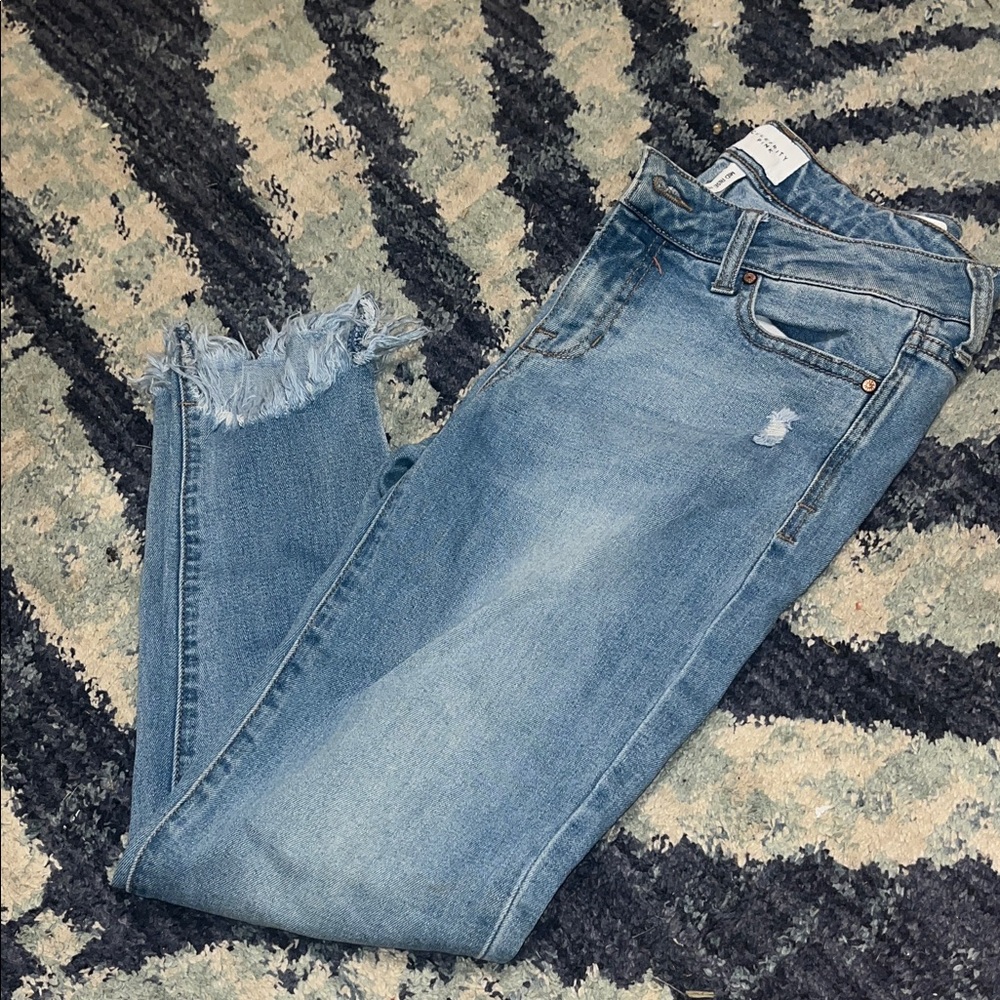 🔥Celebrity Pink Light Blue Frayed Hem Jeans
